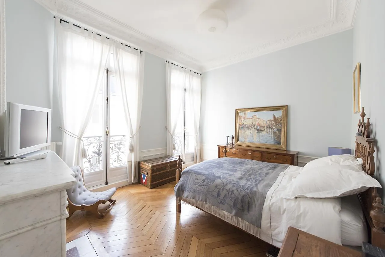 Veeve - Duplex Near Trocadero * Paris