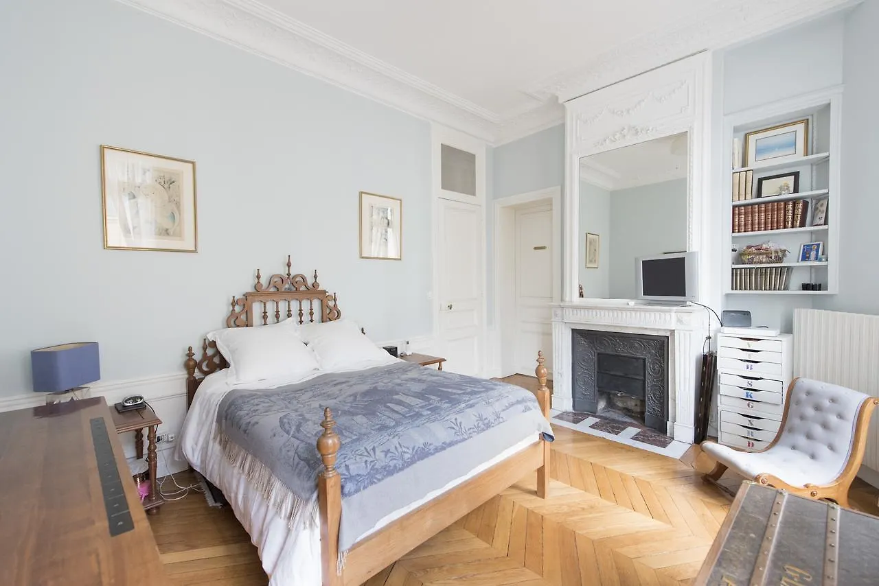 Apartment Veeve - Duplex Near Trocadero Paris